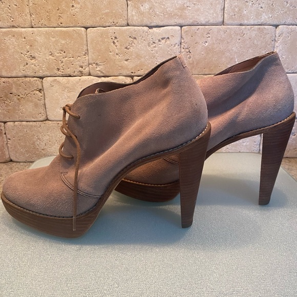Cole Haan Lace up heels - great condition - Picture 2 of 6